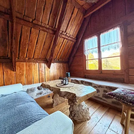 Du Puy Sejour Insolite Vue Panoramique Chalet Villars-Colmars